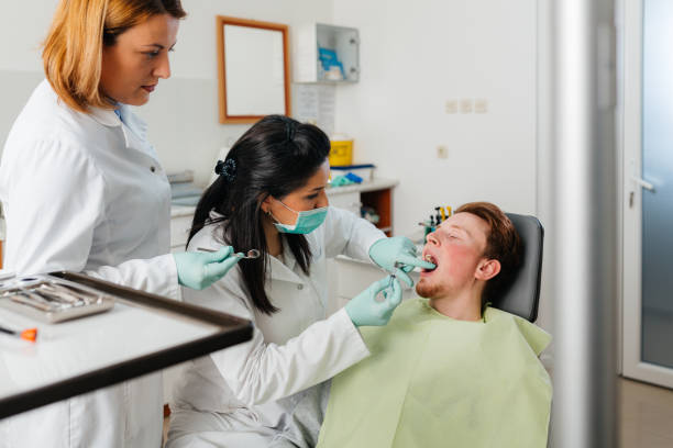 Best Emergency Dentist for Knocked-Out Tooth in Louisvle, IL